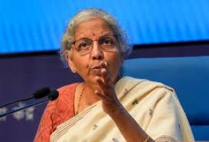  केंद्र की मंशा पेट्रोल, डीजल पर जीएसटी लगाने की, राज्यों को दर तय करनी होगी: सीतारमण