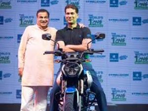 बजाज ऑटो ने उतारी दुनिया की पहली CNG बाइक फ्रीडम 125, इतनी होगी कीमत