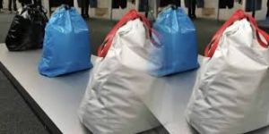 वाहनों में कूड़ादान या कूड़े के थैले अनिवार्य