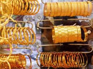 सोना टूटा, चांदी लुढ़की... देख क्या रहा आज का भाव