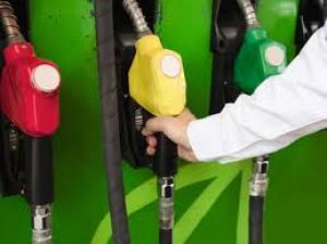 सरकार ने पेट्रोल-डीजल पर 2 रुपये बढ़ाई एक्साइज ड्यूटी 