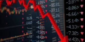 व्यापार युद्ध की आशंका में शेयर बाजार धड़ाम, सेंसेक्स ने लगाया 2,227 अंक का गोता