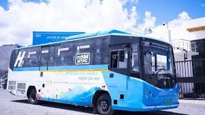 एनटीपीसी ने लेह में वाणिज्यिक परिचालन के लिए सिडको को पांच हाइड्रोजन ईंधन सेल बसें सौंपी