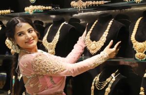 सोने और चांदी की कीमतें रिकॉर्ड स्तर पर, सोना 1.28 लाख और चांदी 1.75 लाख पार