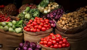 नवंबर में खुदरा महंगाई बढ़कर 0.71% हुई, खाद्य कीमतों में तेज गिरावट जारी