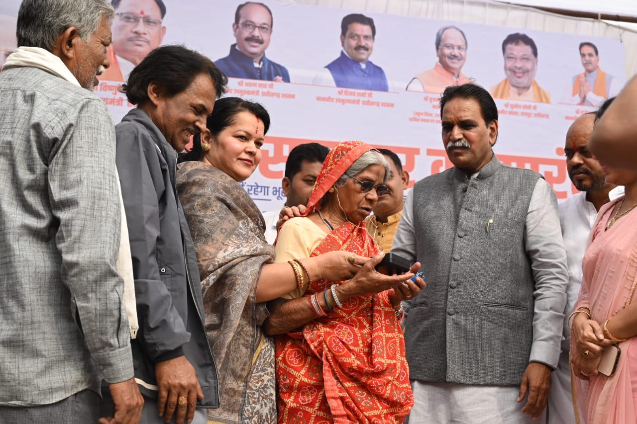 विकसित भारत संकल्प यात्रा शिविर जोन 5 के वार्ड 40 में लगाया गया विकसित भारत संकल्प यात्रा शिविर जोन 5 के वार्ड 40 में लगाया गया