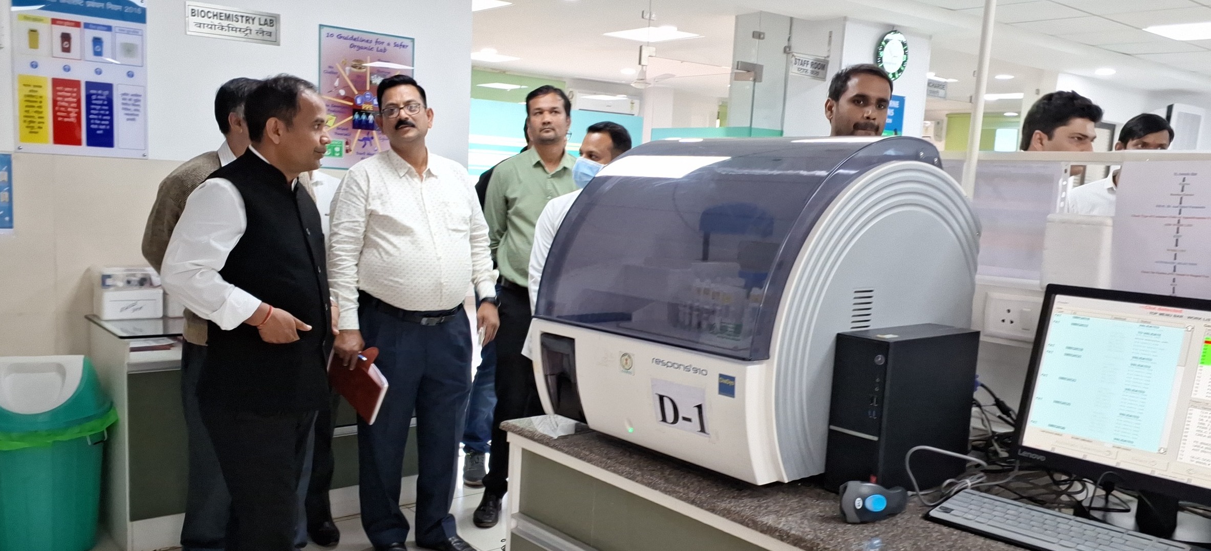 कलेक्टर डॉ गौरव सिंह ने किया जिला अस्पताल का निरीक्षण कलेक्टर डॉ गौरव सिंह ने किया जिला अस्पताल का निरीक्षण