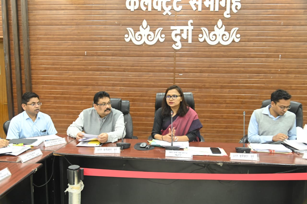 गणतंत्र दिवस मुख्य समारोह आयोजन के लिए अधिकारियों को दी गई जिम्मेदारी गणतंत्र दिवस मुख्य समारोह आयोजन के लिए अधिकारियों को दी गई जिम्मेदारी