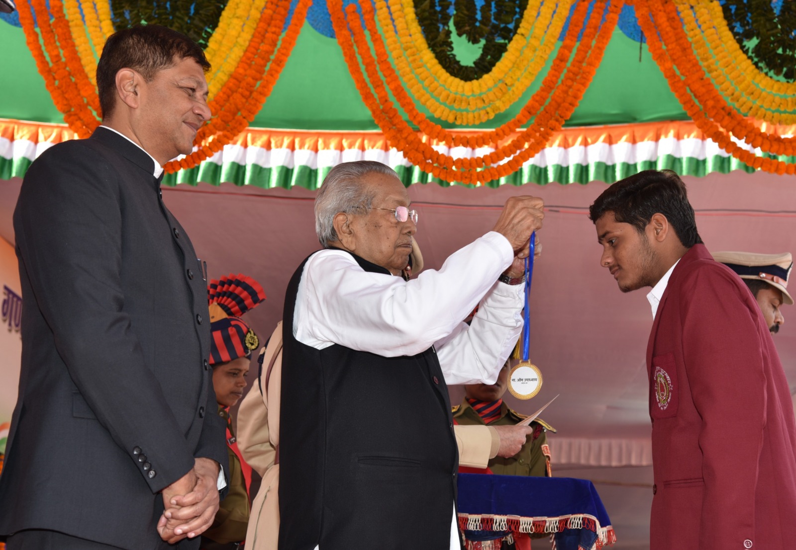 राज्य वीरता पुरस्कार: राज्यपाल ने चार बच्चों को किया सम्मानित राज्य वीरता पुरस्कार: राज्यपाल ने चार बच्चों को किया सम्मानित