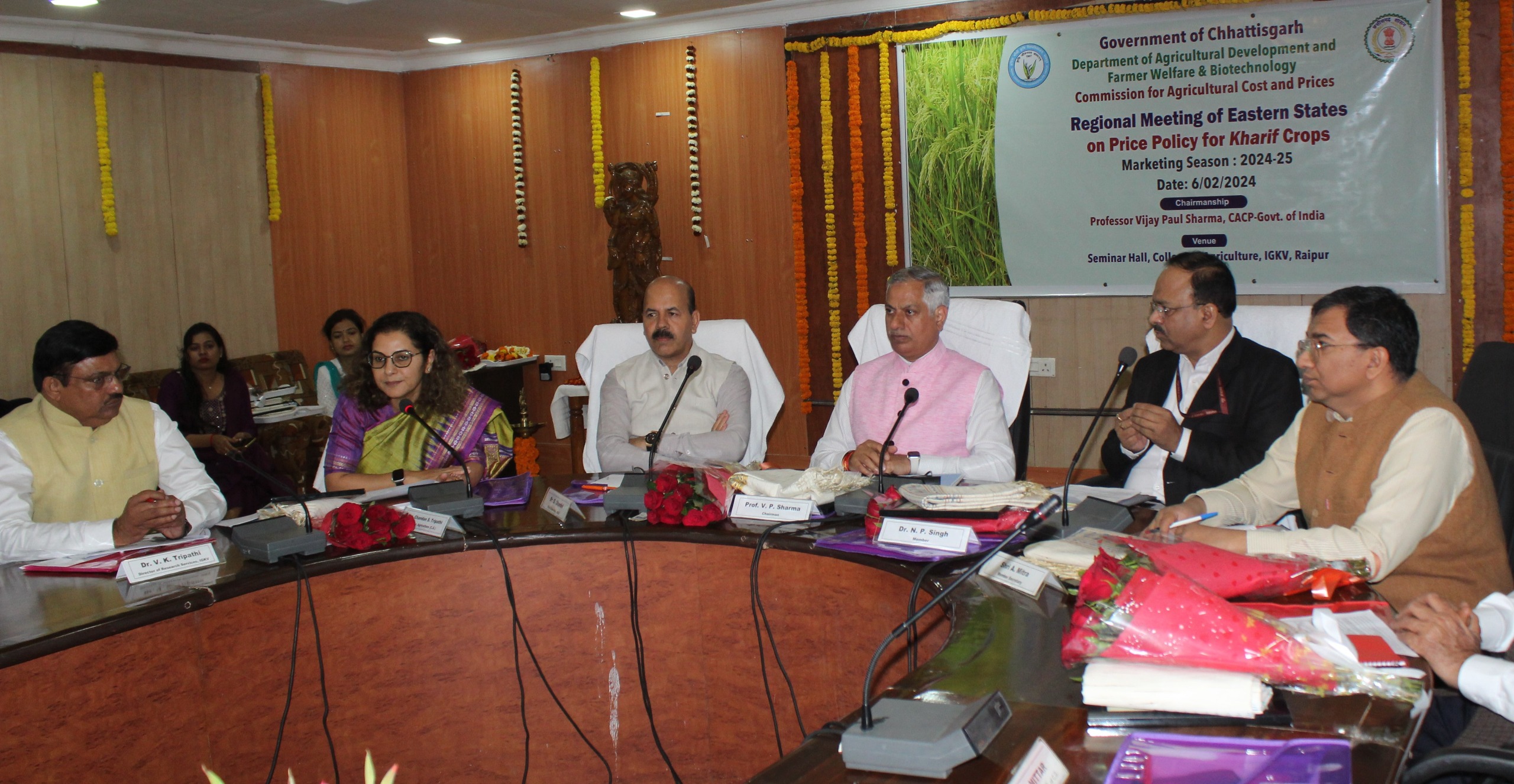 कृषि फसलों की लागत कम करने पर जोर दिया जाना चाहिए : डॉ. विजय पाल शर्मा कृषि फसलों की लागत कम करने पर जोर दिया जाना चाहिए : डॉ. विजय पाल शर्मा