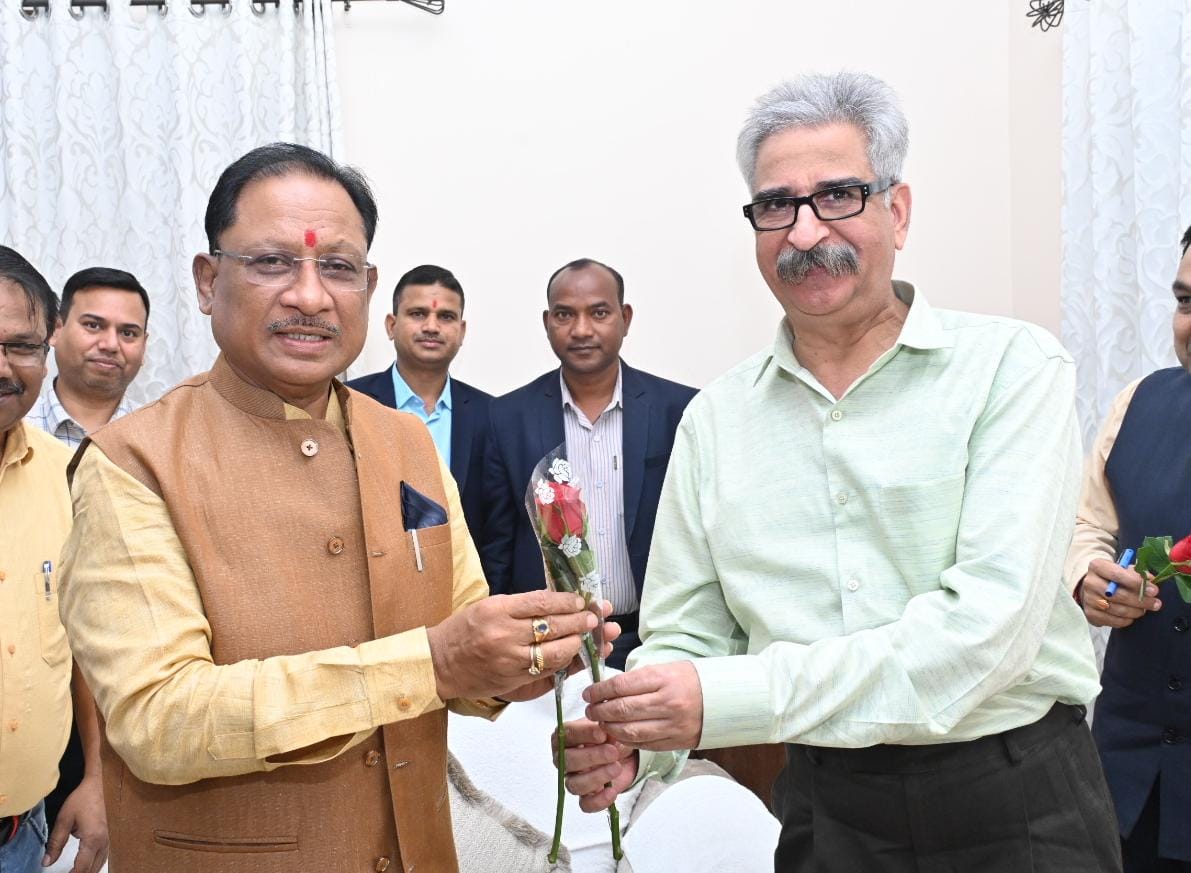 मुख्यमंत्री को मुख्य सचिव, पुलिस महानिदेशक सहित अन्य वरिष्ठ अधिकारियों ने दी जन्मदिवस की बधाई और शुभकामनाएं मुख्यमंत्री को मुख्य सचिव, पुलिस महानिदेशक सहित अन्य वरिष्ठ अधिकारियों ने दी जन्मदिवस की बधाई और शुभकामनाएं