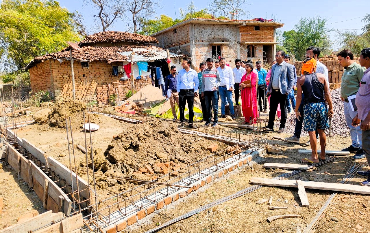 जिला पंचायत के मुख्य कार्यपालन अधिकारी ने विकास कार्यों का किया औचक निरीक्षण जिला पंचायत के मुख्य कार्यपालन अधिकारी ने विकास कार्यों का किया औचक निरीक्षण