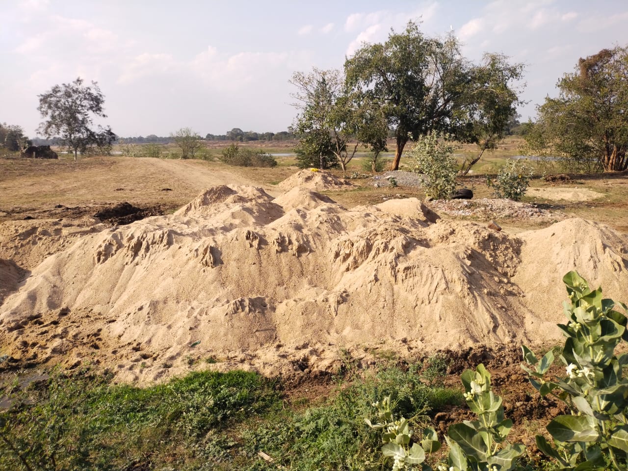 अवैध उत्खनन, परिवहन एवं भण्डारण पर खनिज विभाग की कार्रवाई अवैध उत्खनन, परिवहन एवं भण्डारण पर खनिज विभाग की कार्रवाई