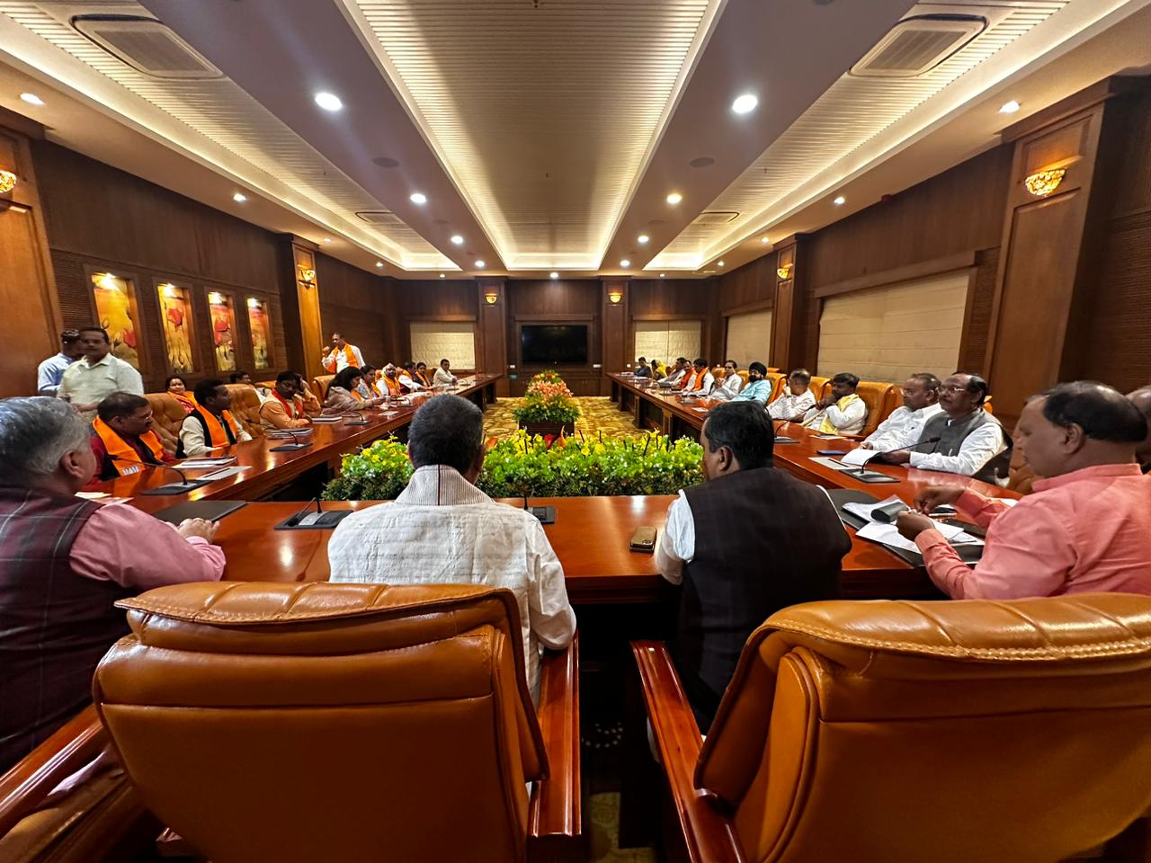 भाजपा ने किया ‘मैं हूँ मोदी का परिवार’ कैम्पेन का शुभारंभ भाजपा ने किया ‘मैं हूँ मोदी का परिवार’ कैम्पेन का शुभारंभ