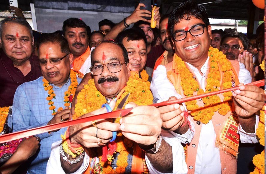 जय श्रीराम के जयकारों से राममय हुआ बिलासपुर रेलवे स्टेशन जय श्रीराम के जयकारों से राममय हुआ बिलासपुर रेलवे स्टेशन