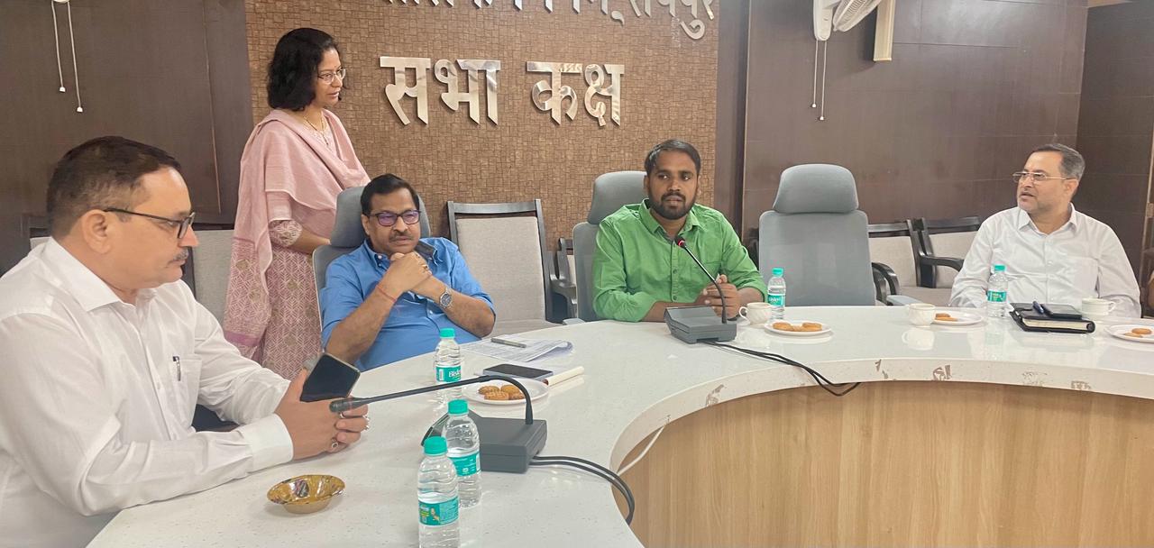 आचार संहिता लागू होते ही करें विरूपण हटाने की कार्रवाई: आयुक्त आचार संहिता लागू होते ही करें विरूपण हटाने की कार्रवाई: आयुक्त