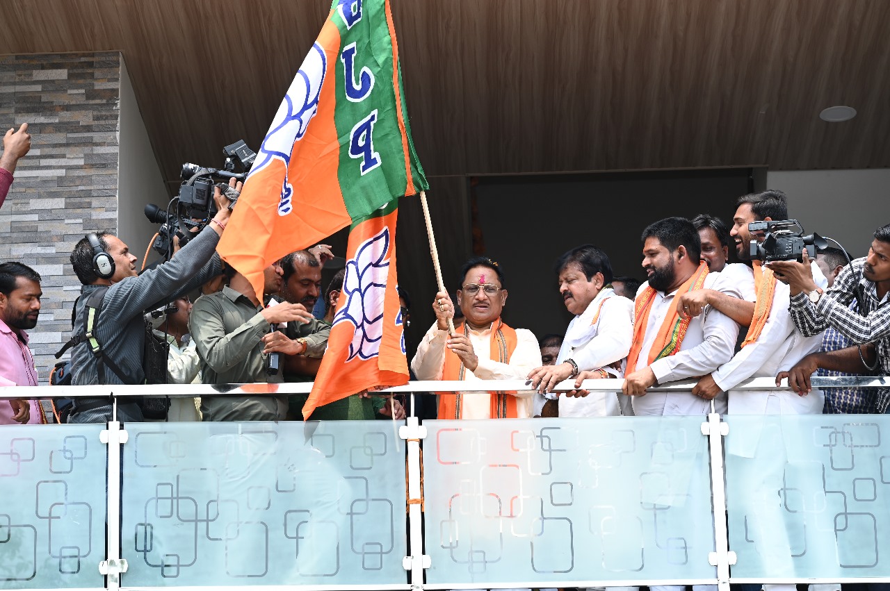 मुख्यमंत्री साय ने की बूथ विजय संकल्प अभियान की शुरुआत मुख्यमंत्री साय ने की बूथ विजय संकल्प अभियान की शुरुआत