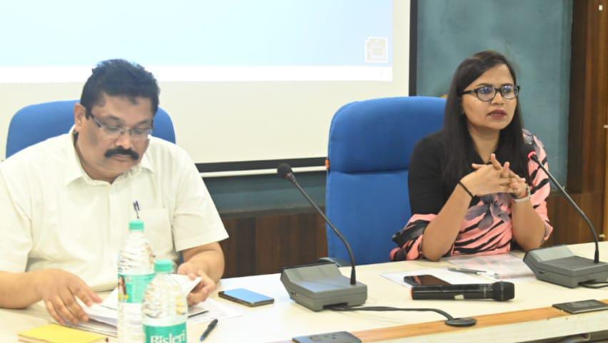 जिले के सभी मतदान केन्द्रों में मूलभूत सुविधाएं की जाएं सुनिश्चित: कलेक्टर जिले के सभी मतदान केन्द्रों में मूलभूत सुविधाएं की जाएं सुनिश्चित: कलेक्टर