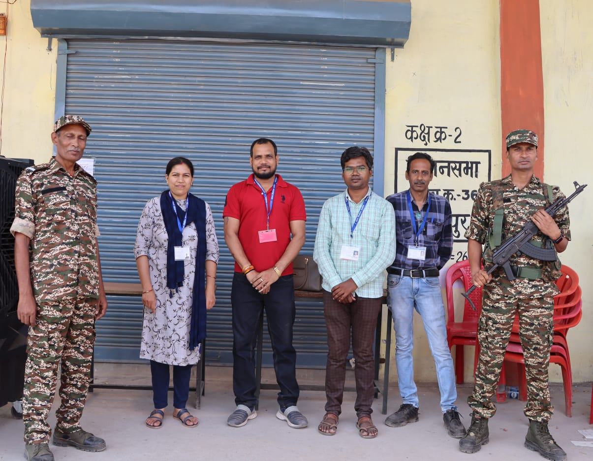 स्ट्रांग रूम किया गया सील, स्ट्रांग रूम की कड़ी सुरक्षा के लिए बल तैनात स्ट्रांग रूम किया गया सील, स्ट्रांग रूम की कड़ी सुरक्षा के लिए बल तैनात