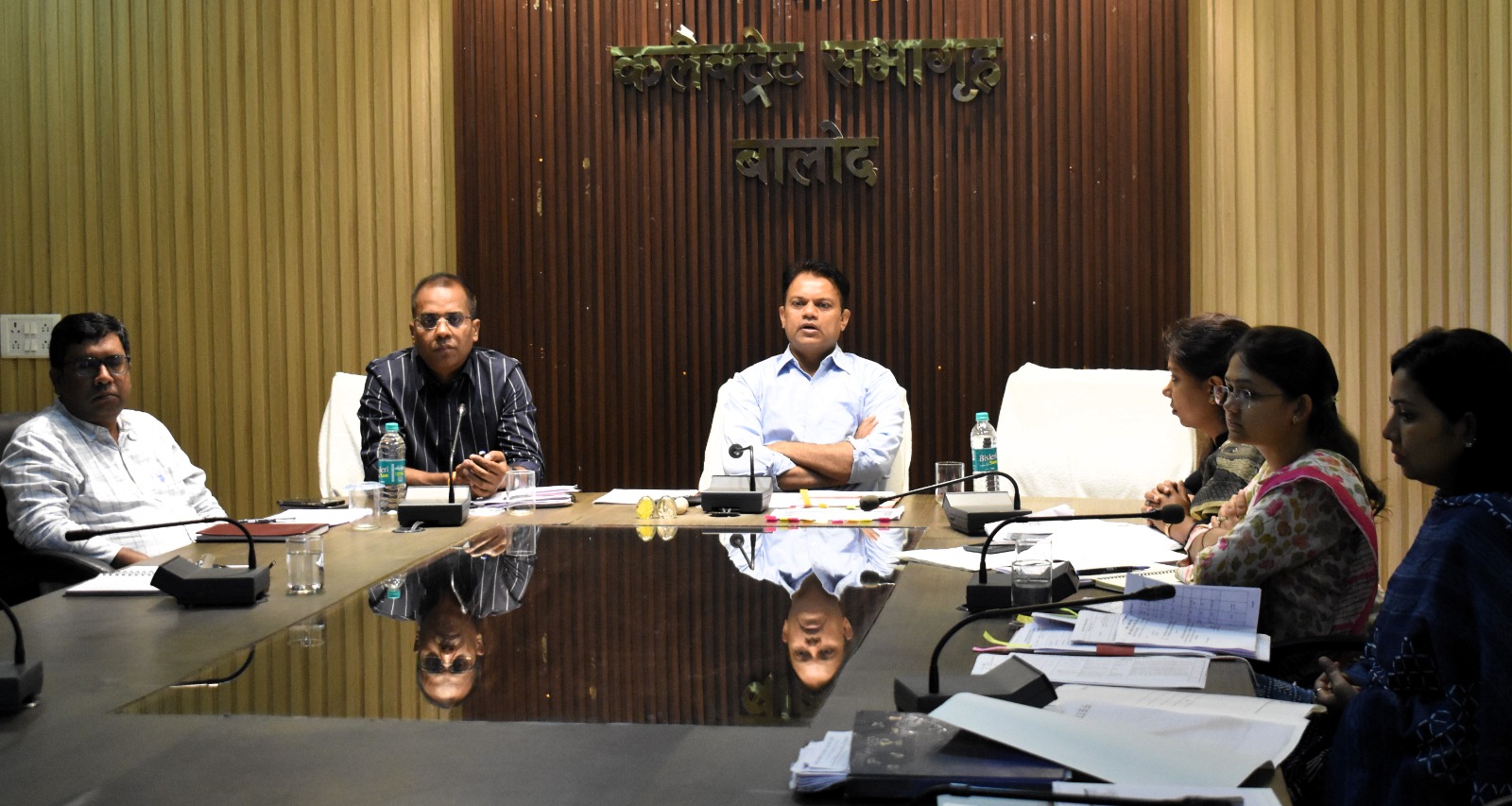 समय-सीमा की बैठक में कलेक्टर ने विभिन्न विभागों के कार्यों की समीक्षा की समय-सीमा की बैठक में कलेक्टर ने विभिन्न विभागों के कार्यों की समीक्षा की