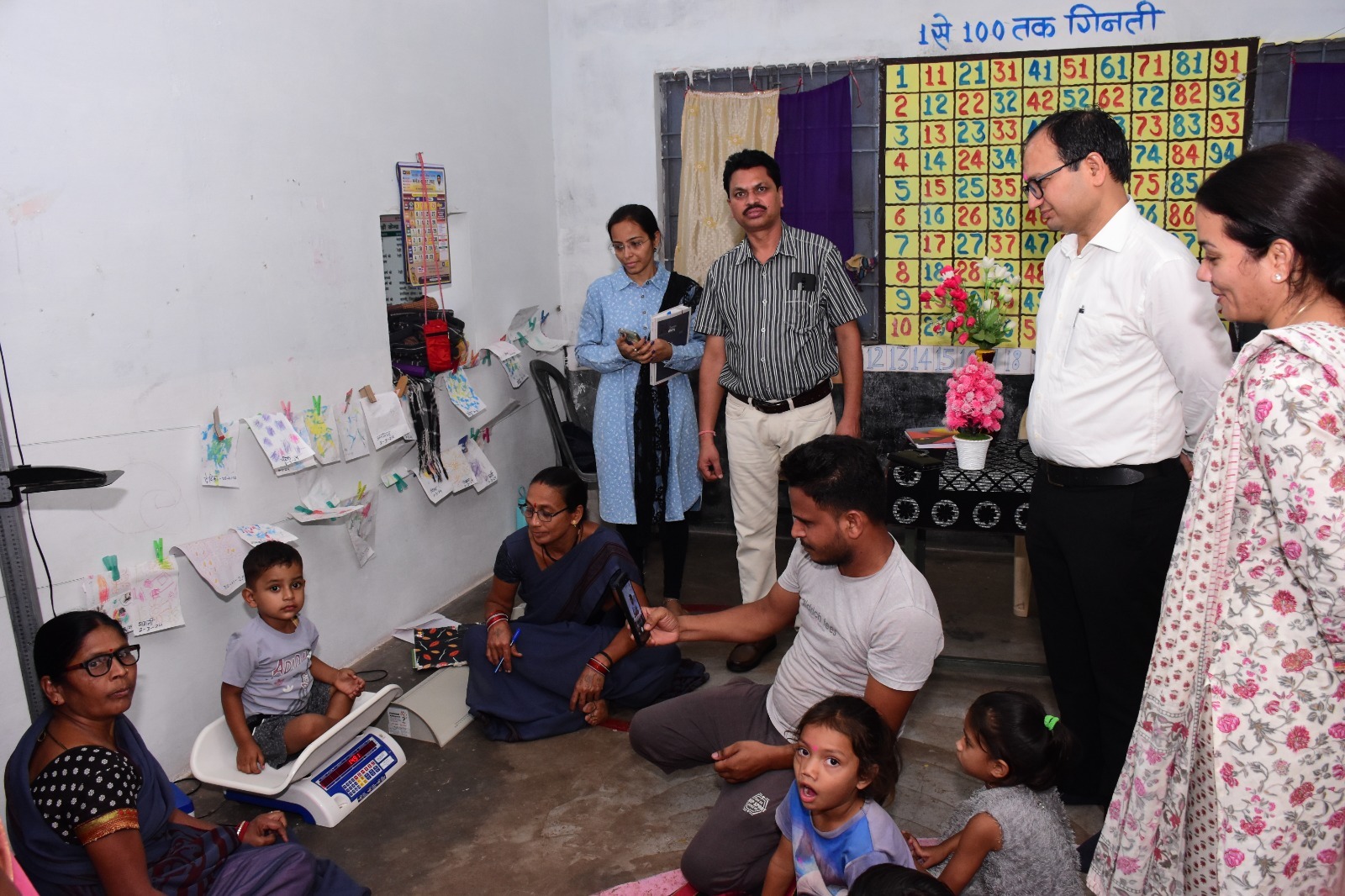 बच्चों के सुपोषण की जांच करने वजन तिहार शुरू बच्चों के सुपोषण की जांच करने वजन तिहार शुरू