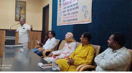 पत्रकार गुलाल वर्मा की छत्तीसगढ़ी पुस्तक “ का कहिबे" का विमोचन पत्रकार गुलाल वर्मा की छत्तीसगढ़ी पुस्तक “ का कहिबे" का विमोचन