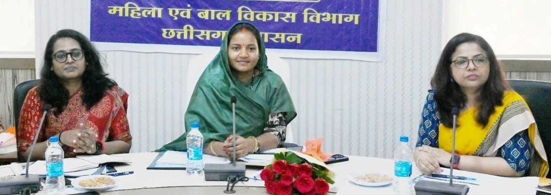 महिला एवं बाल विकास मंत्री लक्ष्मी राजवाड़े ने बच्चों को आंगनबाड़ी में पांच फलदार वृक्ष लगाने की अपील महिला एवं बाल विकास मंत्री लक्ष्मी राजवाड़े ने बच्चों को आंगनबाड़ी में पांच फलदार वृक्ष लगाने की अपील