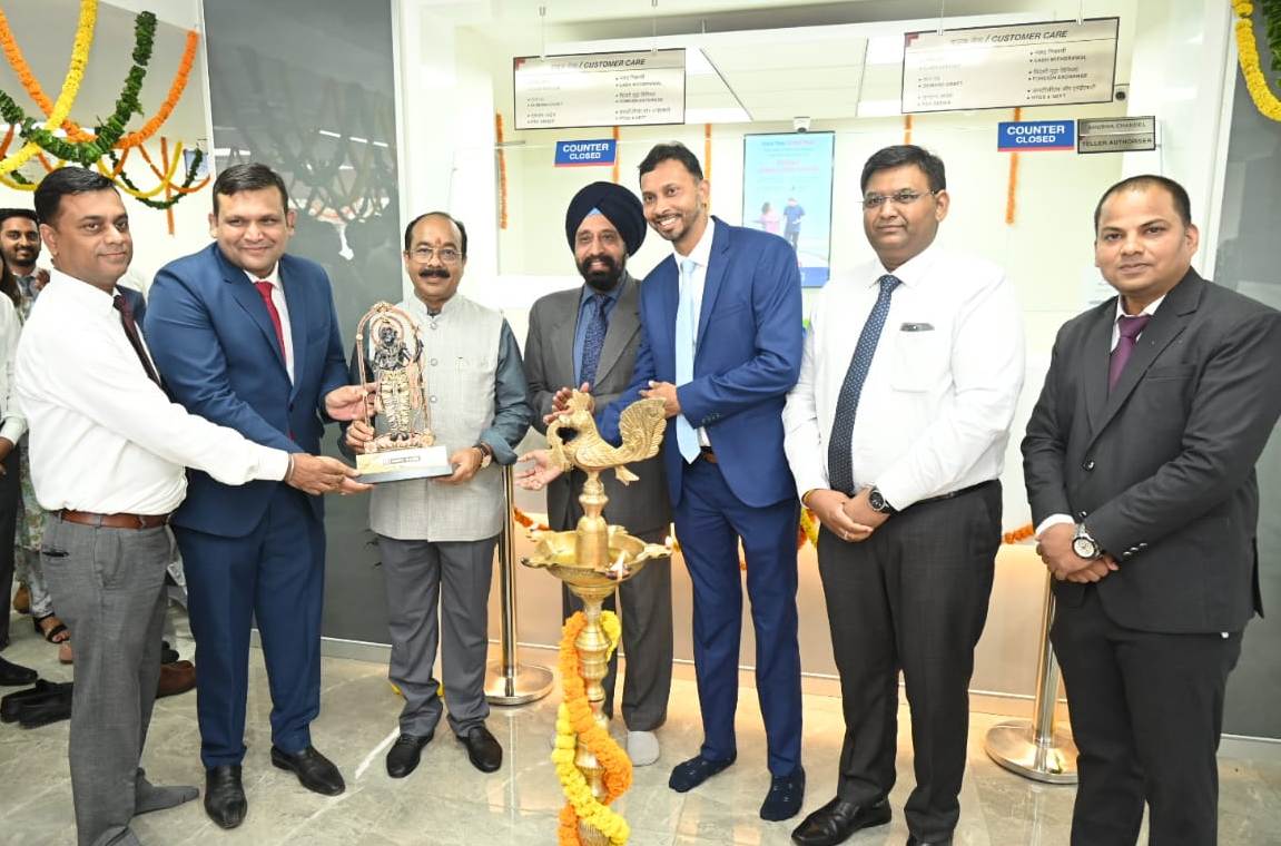 उप मुख्यमंत्री अरुण साव ने एचडीएफसी बैंक की नई शाखा का किया उद्घाटन उप मुख्यमंत्री अरुण साव ने एचडीएफसी बैंक की नई शाखा का किया उद्घाटन