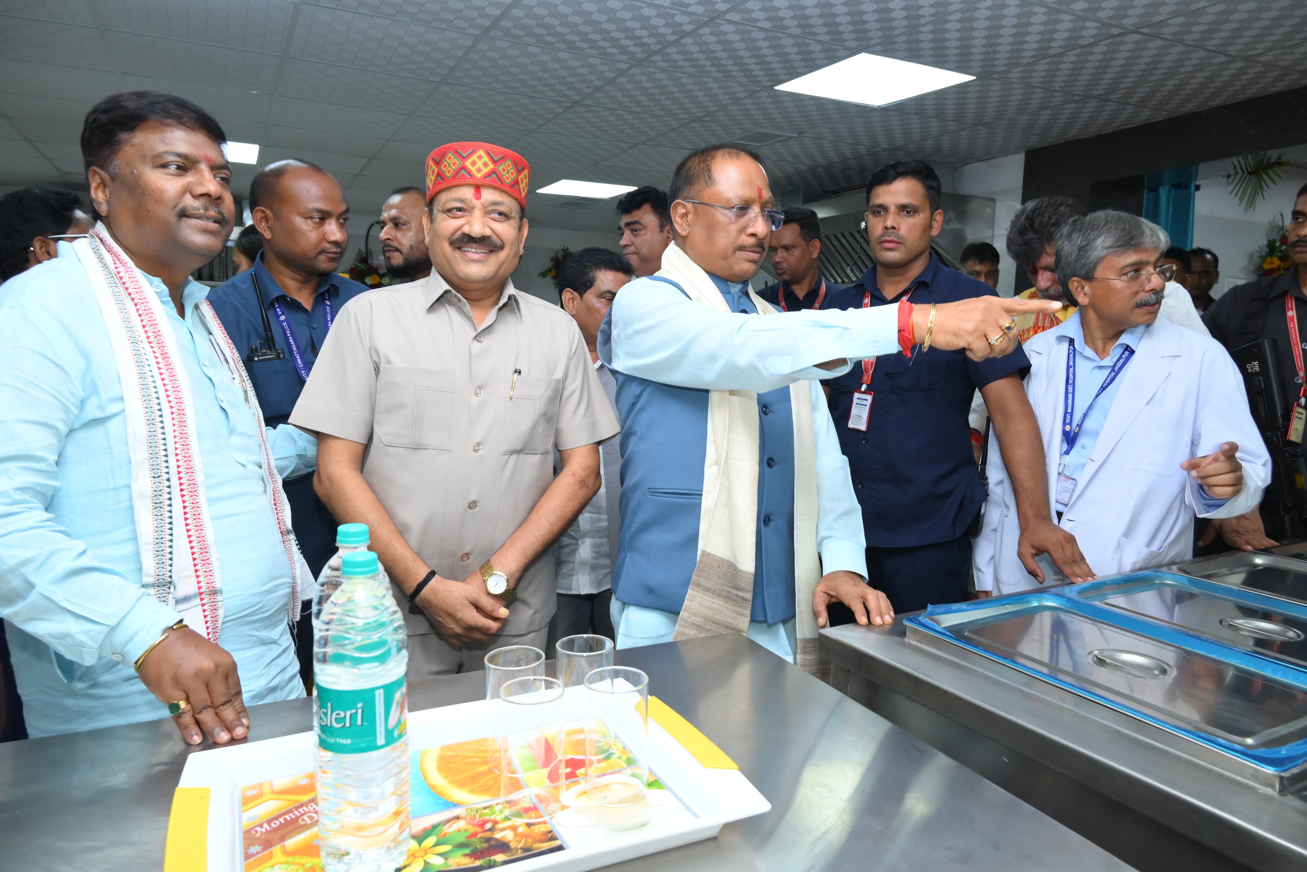 मुख्यमंत्री ने बस्तर जिला अस्पताल में अन्नपूर्णा रसोईघर का किया लोकार्पण मुख्यमंत्री ने बस्तर जिला अस्पताल में अन्नपूर्णा रसोईघर का किया लोकार्पण