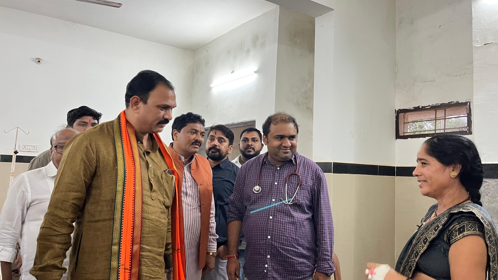 स्वास्थ्य मंत्री ने किया सामुदायिक स्वास्थ्य केंद्र अभनपुर का निरीक्षण स्वास्थ्य मंत्री ने किया सामुदायिक स्वास्थ्य केंद्र अभनपुर का निरीक्षण