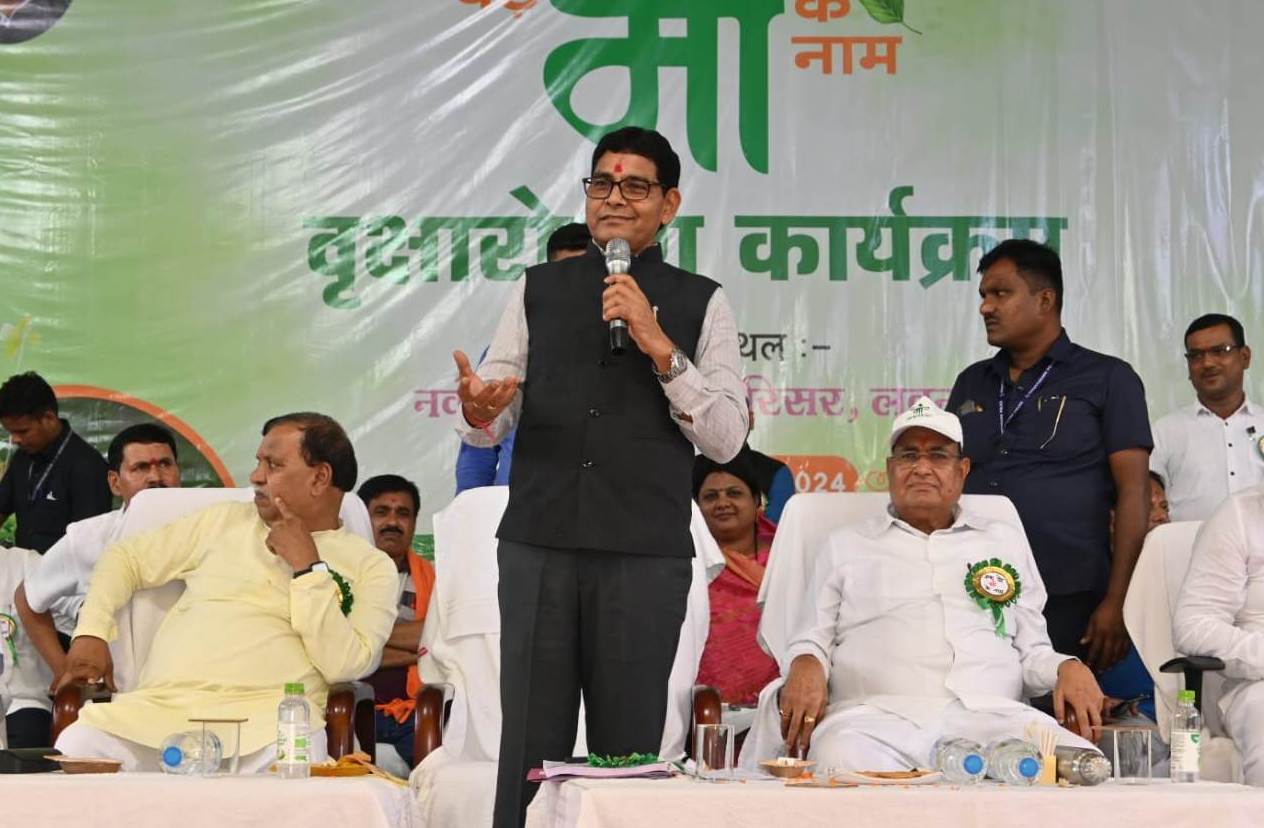 पौधों की देखभाल अपने बच्चों की तरह करें : मंत्री श्री वर्मा पौधों की देखभाल अपने बच्चों की तरह करें : मंत्री श्री वर्मा