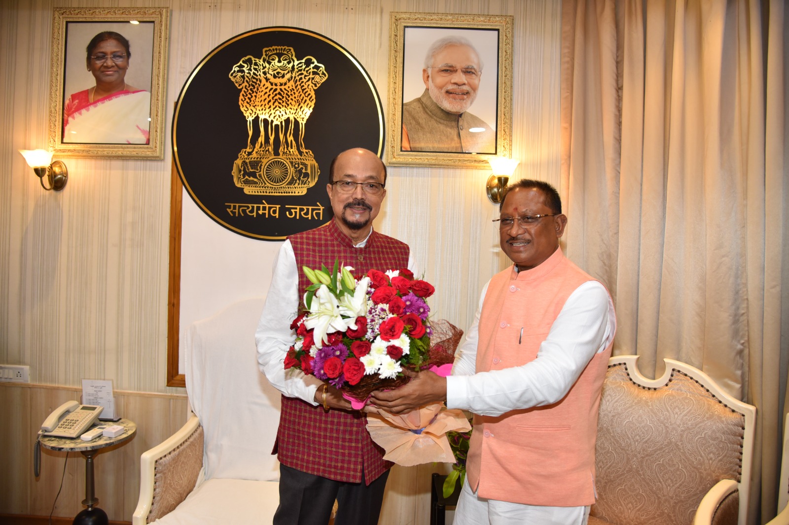 राज्यपाल रमेन डेका को मुख्यमंत्री विष्णु देव साय ने स्वतंत्रता दिवस की शुभकामनाएं दी राज्यपाल रमेन डेका को मुख्यमंत्री विष्णु देव साय ने स्वतंत्रता दिवस की शुभकामनाएं दी