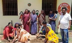 नारी शक्ति से जल शक्ति के थीम पर जिले में जल संरक्षण का कार्य जारी नारी शक्ति से जल शक्ति के थीम पर जिले में जल संरक्षण का कार्य जारी