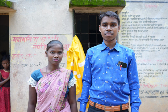 दूर हुआ पहाड़ी कोरवा दुखुराम का दुख, नौकरी से मिल रहा जीवन का सुख दूर हुआ पहाड़ी कोरवा दुखुराम का दुख, नौकरी से मिल रहा जीवन का सुख