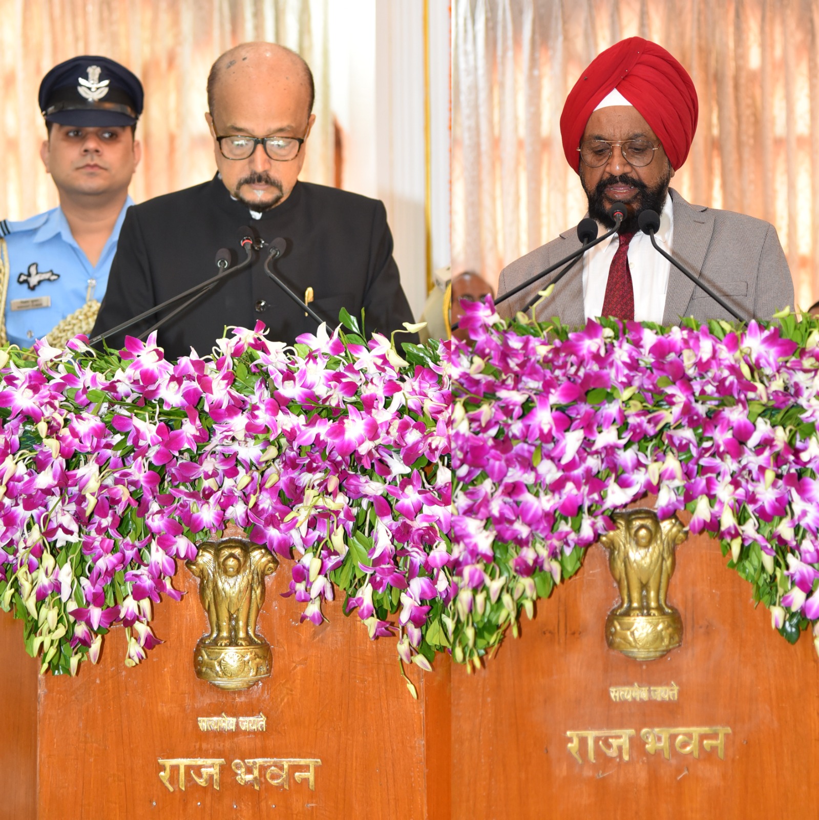 राज्यपाल ने न्यायमूर्ति (सेवानिवृत्त) श्री उबोवेजा को दिलाई प्रमुख लोकायुक्त पद की शपथ राज्यपाल ने न्यायमूर्ति (सेवानिवृत्त) श्री उबोवेजा को दिलाई प्रमुख लोकायुक्त पद की शपथ