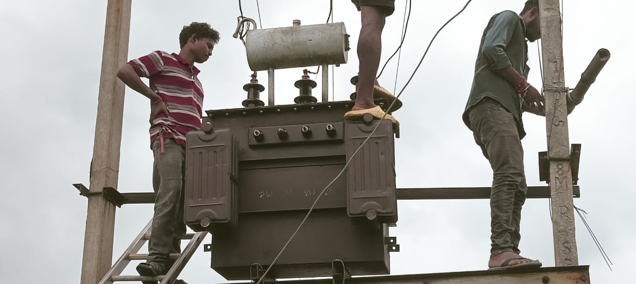 मुख्यमंत्री विष्णु देव साय की पहल पर 9 महीने में बदले गए 578 ट्रांसफार्मर मुख्यमंत्री विष्णु देव साय की पहल पर 9 महीने में बदले गए 578 ट्रांसफार्मर