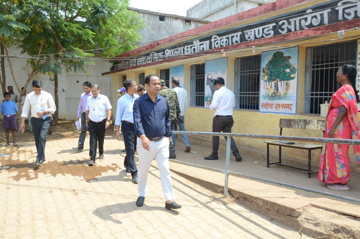 कलेक्टर डॉ. गौरव कुमार सिंह ने किया छतौना के शासकीय पूर्व माध्यमिक शाला का निरीक्षण कलेक्टर डॉ. गौरव कुमार सिंह ने किया छतौना के शासकीय पूर्व माध्यमिक शाला का निरीक्षण