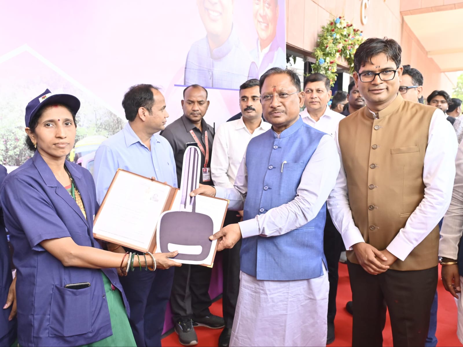 मुख्यमंत्री विष्णु देव साय ने नवा रायपुर में ई-ऑटो सेवा का किया शुभारंभ मुख्यमंत्री विष्णु देव साय ने नवा रायपुर में ई-ऑटो सेवा का किया शुभारंभ