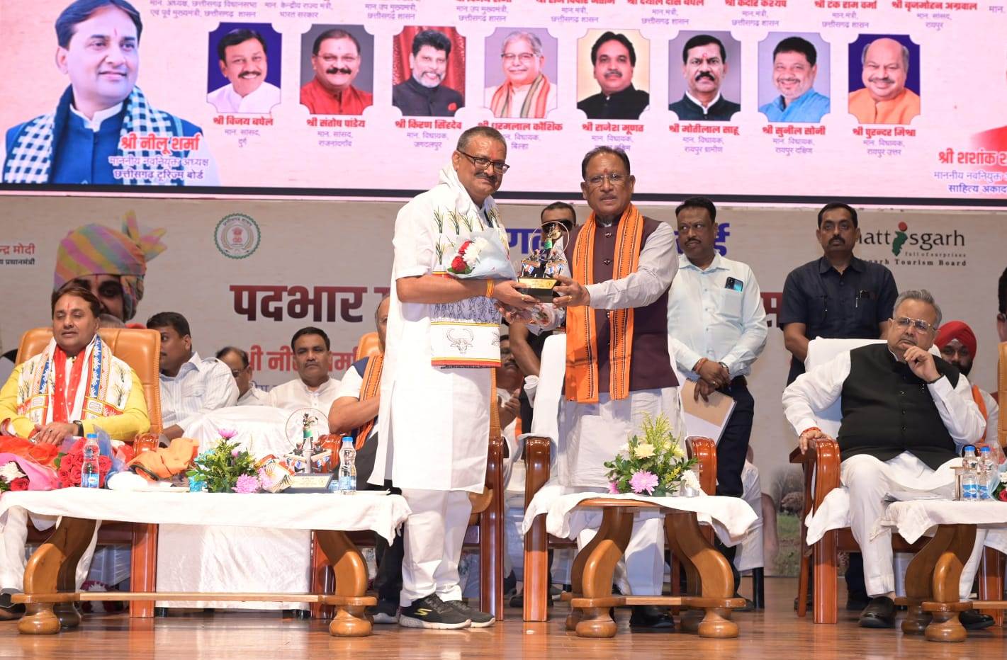 अबूझ नहीं रहेगा अबूझमाड़, नक्सलवाद के खात्मे के बाद बस्तर में पर्यटन के नए द्वार खुलेंगे – विष्णु देव साय अबूझ नहीं रहेगा अबूझमाड़, नक्सलवाद के खात्मे के बाद बस्तर में पर्यटन के नए द्वार खुलेंगे – विष्णु देव साय