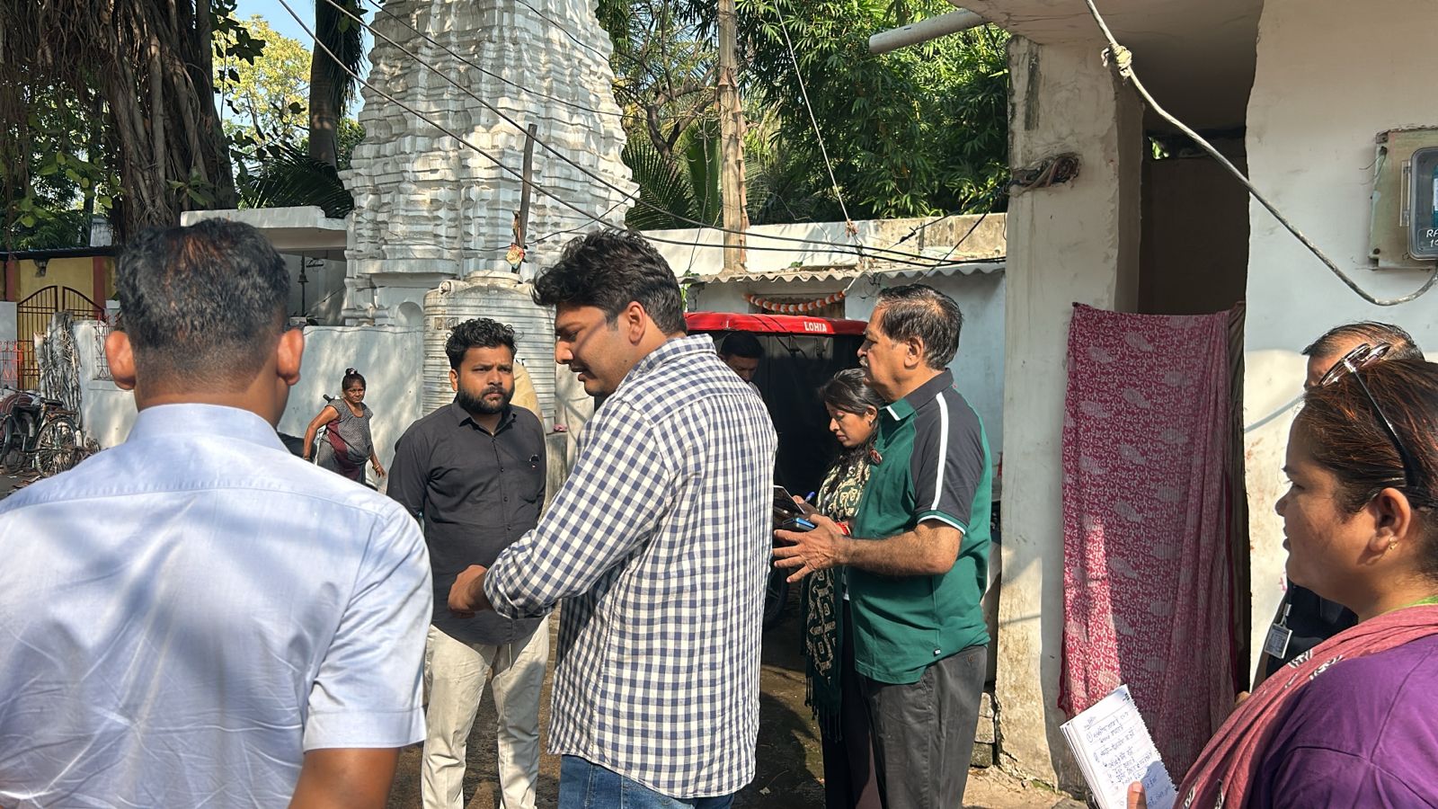 निगम आयुक्त ने वार्ड 57 का किया निरीक्षण, दिए आवश्यक निर्देश निगम आयुक्त ने वार्ड 57 का किया निरीक्षण, दिए आवश्यक निर्देश