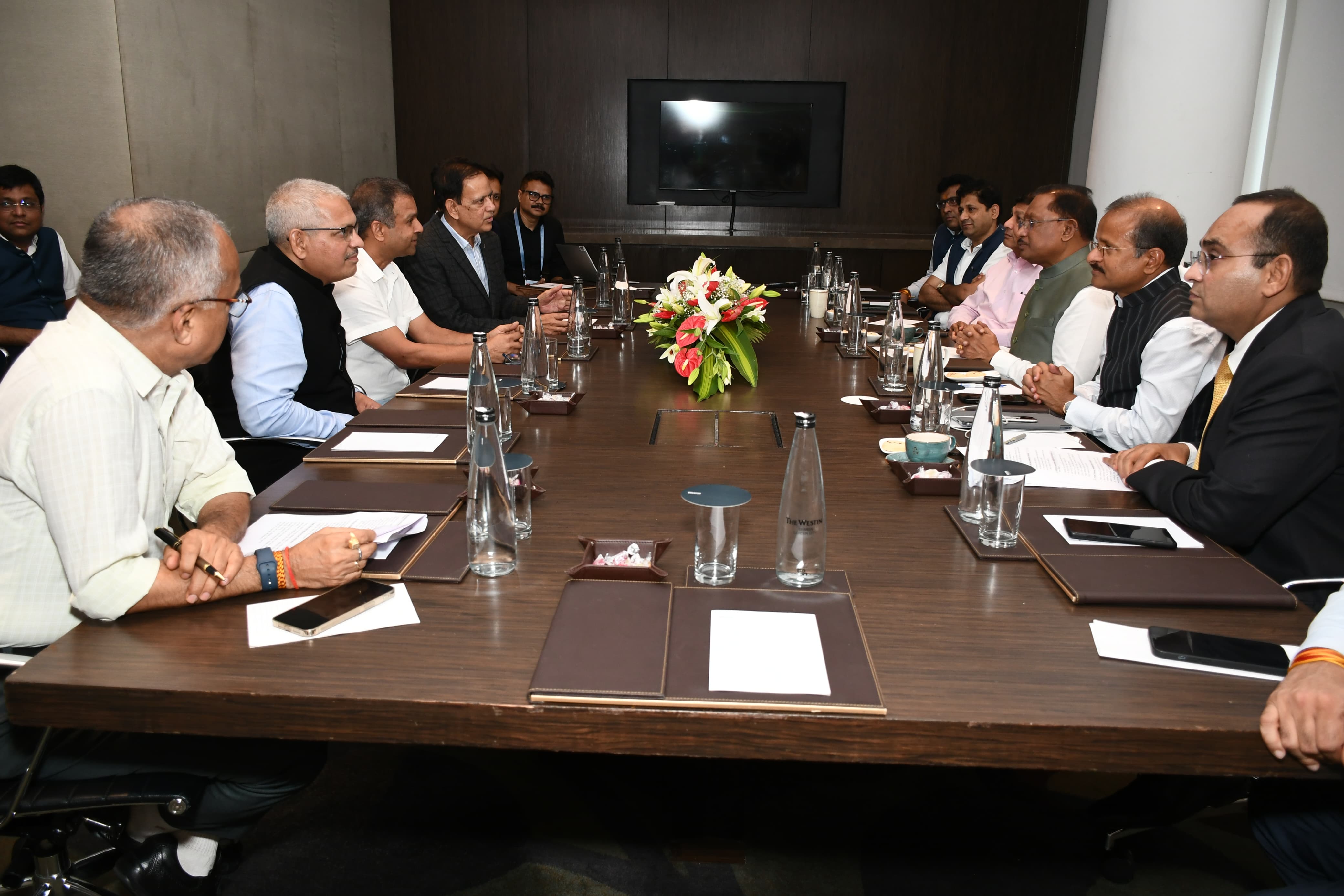 मुख्यमंत्री विष्णुदेव साय से साइजअप कंपनी के प्रमुख ने मुलाक़ात की मुख्यमंत्री विष्णुदेव साय से साइजअप कंपनी के प्रमुख ने मुलाक़ात की