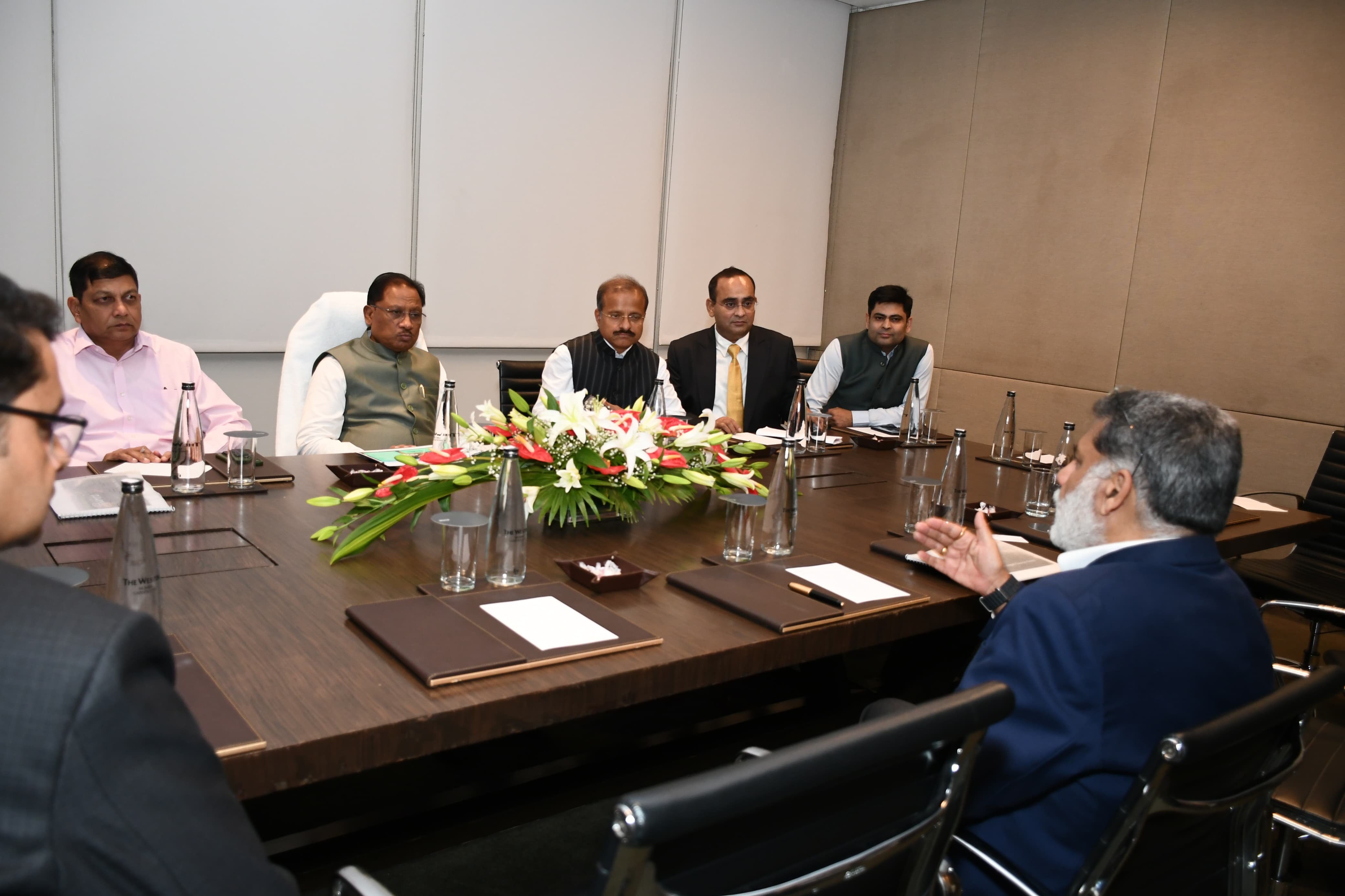 छत्तीसगढ़ में सात सितारा हॉस्पिटैलिटी परियोजनाओं में औरिया ग्रुप की रुचि, मुख्यमंत्री से की निवेश पर चर्चा छत्तीसगढ़ में सात सितारा हॉस्पिटैलिटी परियोजनाओं में औरिया ग्रुप की रुचि, मुख्यमंत्री से की निवेश पर चर्चा