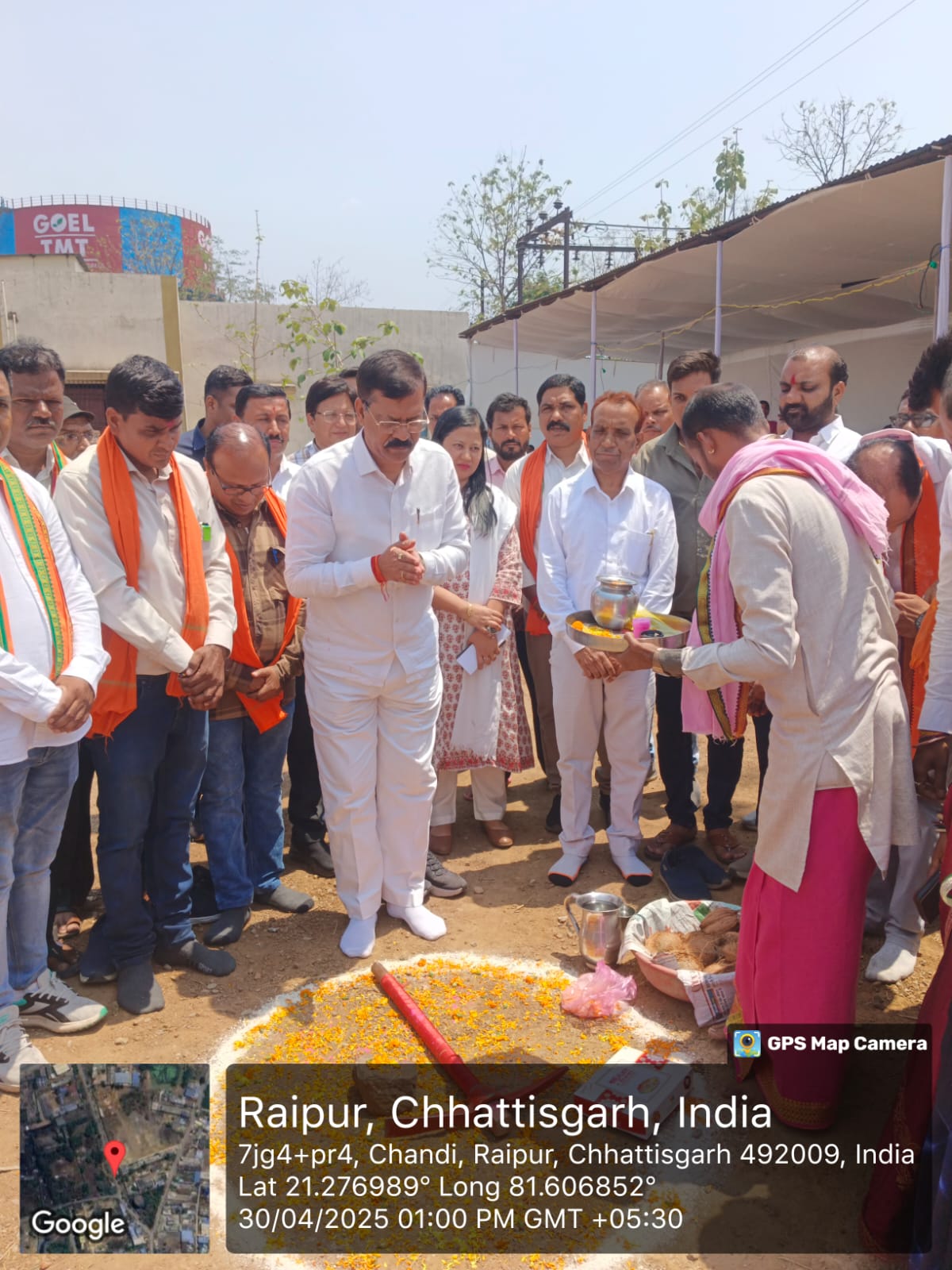 विधायक मोतीलाल साहू ने गोगांव के स्वामी आत्मानंद उत्कृष्ट स्कूल में रंगमंच, शेड, प्रार्थना शेड निर्माण हेतु किया भूमिपूजन विधायक मोतीलाल साहू ने गोगांव के स्वामी आत्मानंद उत्कृष्ट स्कूल में रंगमंच, शेड, प्रार्थना शेड निर्माण हेतु किया भूमिपूजन