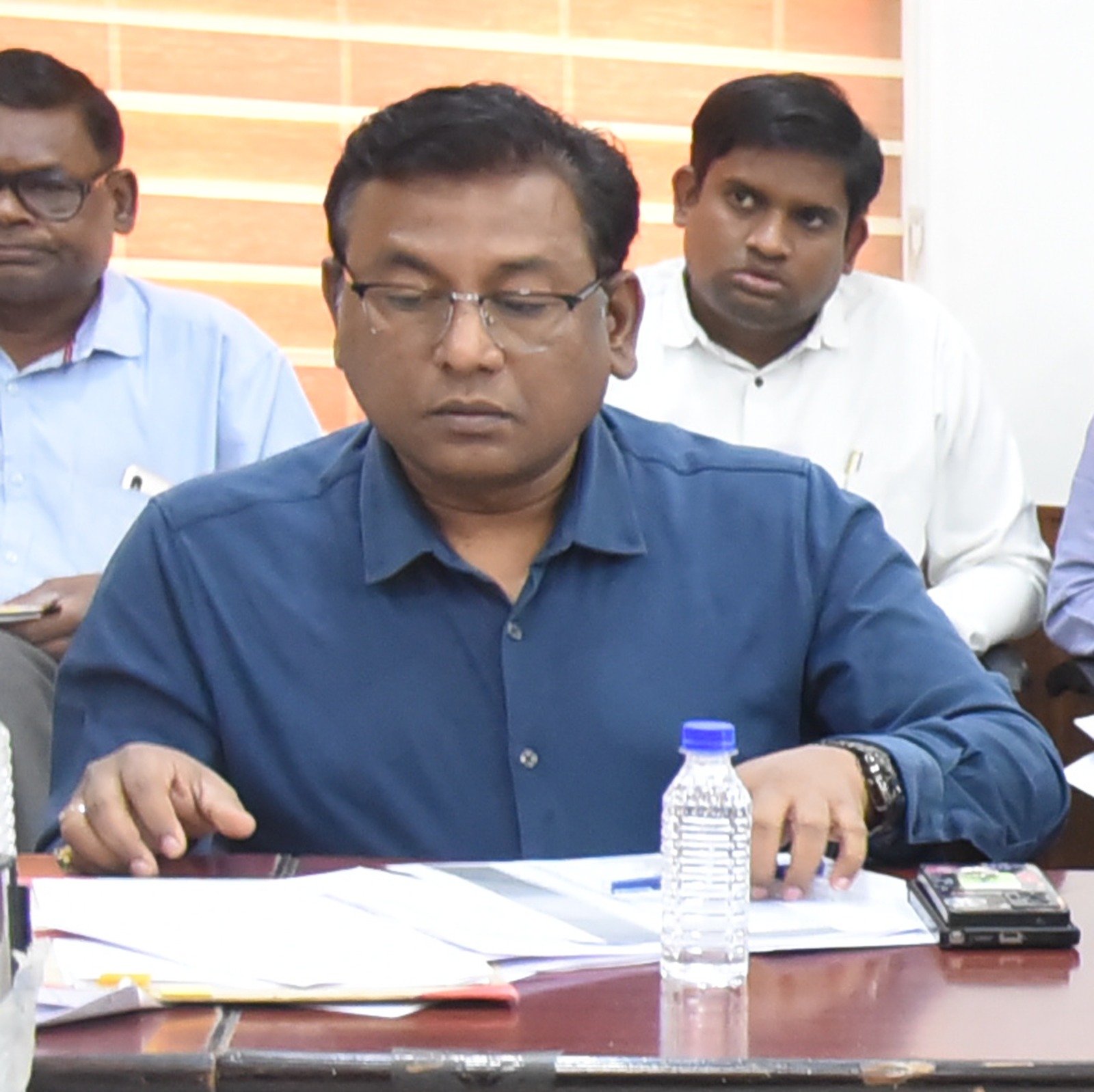 आवेदन निराकरण के संबंध में दस्तावेज भी अपलोड करें - अपर कलेक्टर श्री सिंह आवेदन निराकरण के संबंध में दस्तावेज भी अपलोड करें - अपर कलेक्टर श्री सिंह