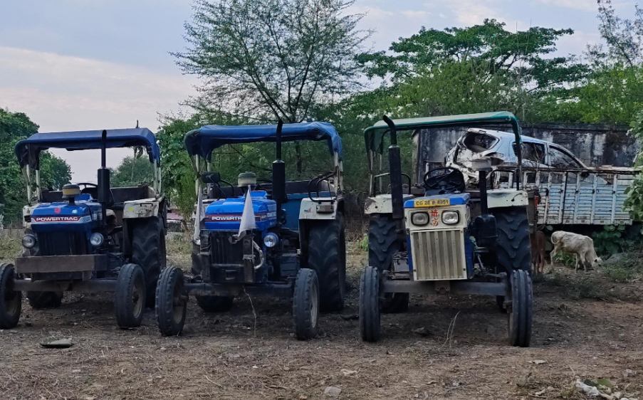 खनिजों के अवैध उत्खनन, परिवहन पर 1 जेसीबी व 7 ट्रैक्टर जप्त खनिजों के अवैध उत्खनन, परिवहन पर 1 जेसीबी व 7 ट्रैक्टर जप्त