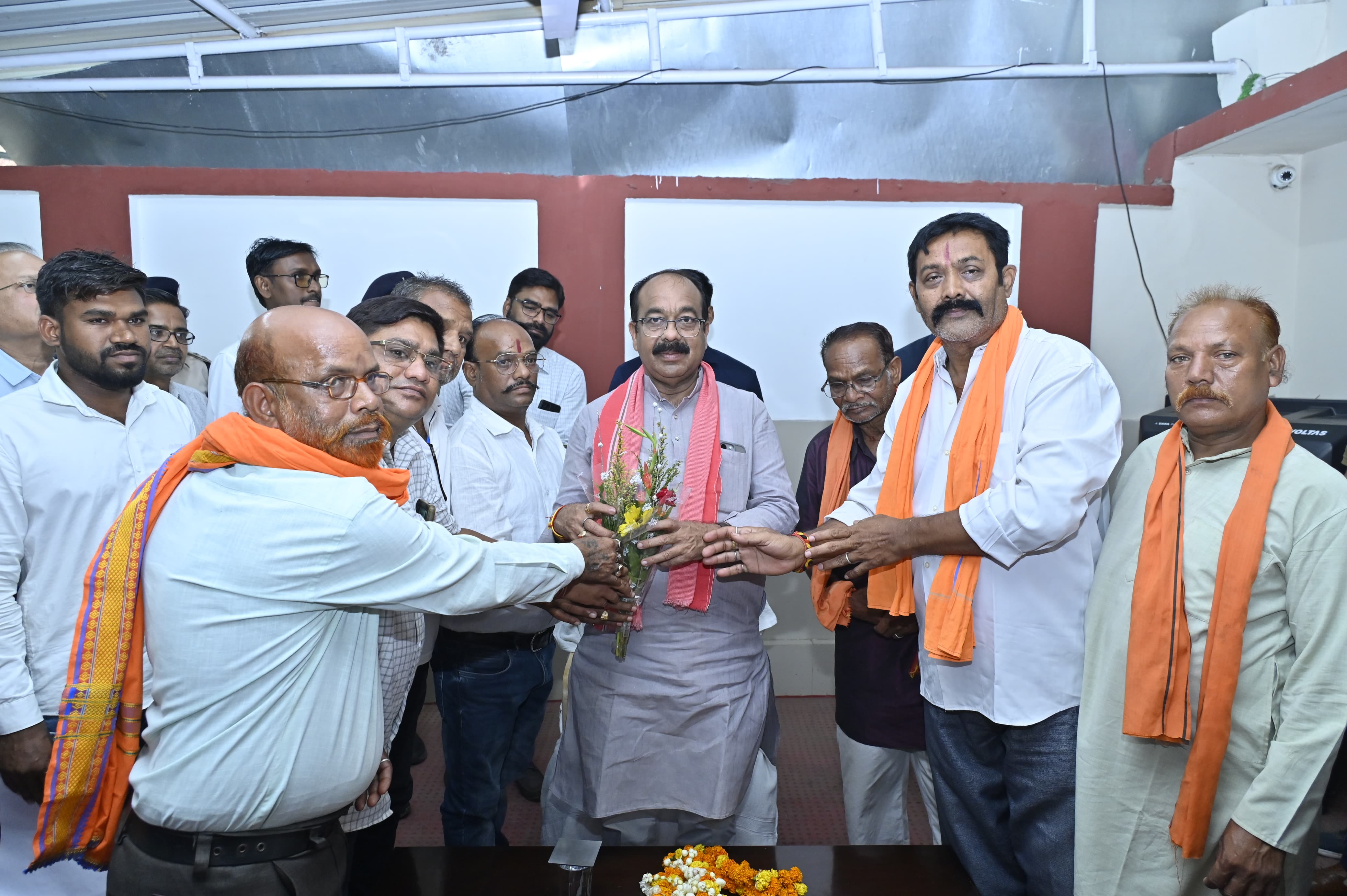 उप मुख्यमंत्री अरुण साव ने जनदर्शन में सुनी लोगों की समस्याएं उप मुख्यमंत्री अरुण साव ने जनदर्शन में सुनी लोगों की समस्याएं