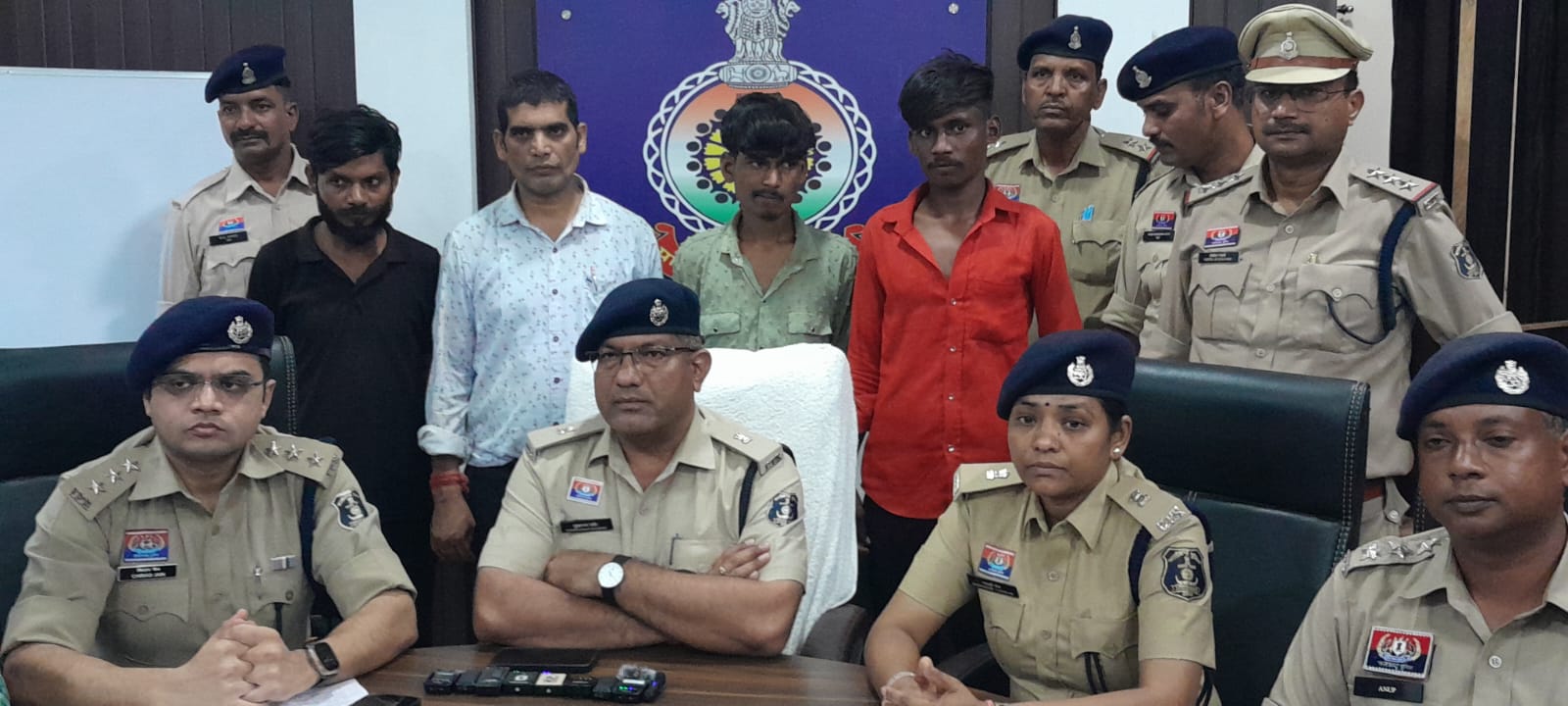 प्रतिबंधित नशीली दवाओ के 04 सौदागर पुलिस गिरफ्त मे प्रतिबंधित नशीली दवाओ के 04 सौदागर पुलिस गिरफ्त मे