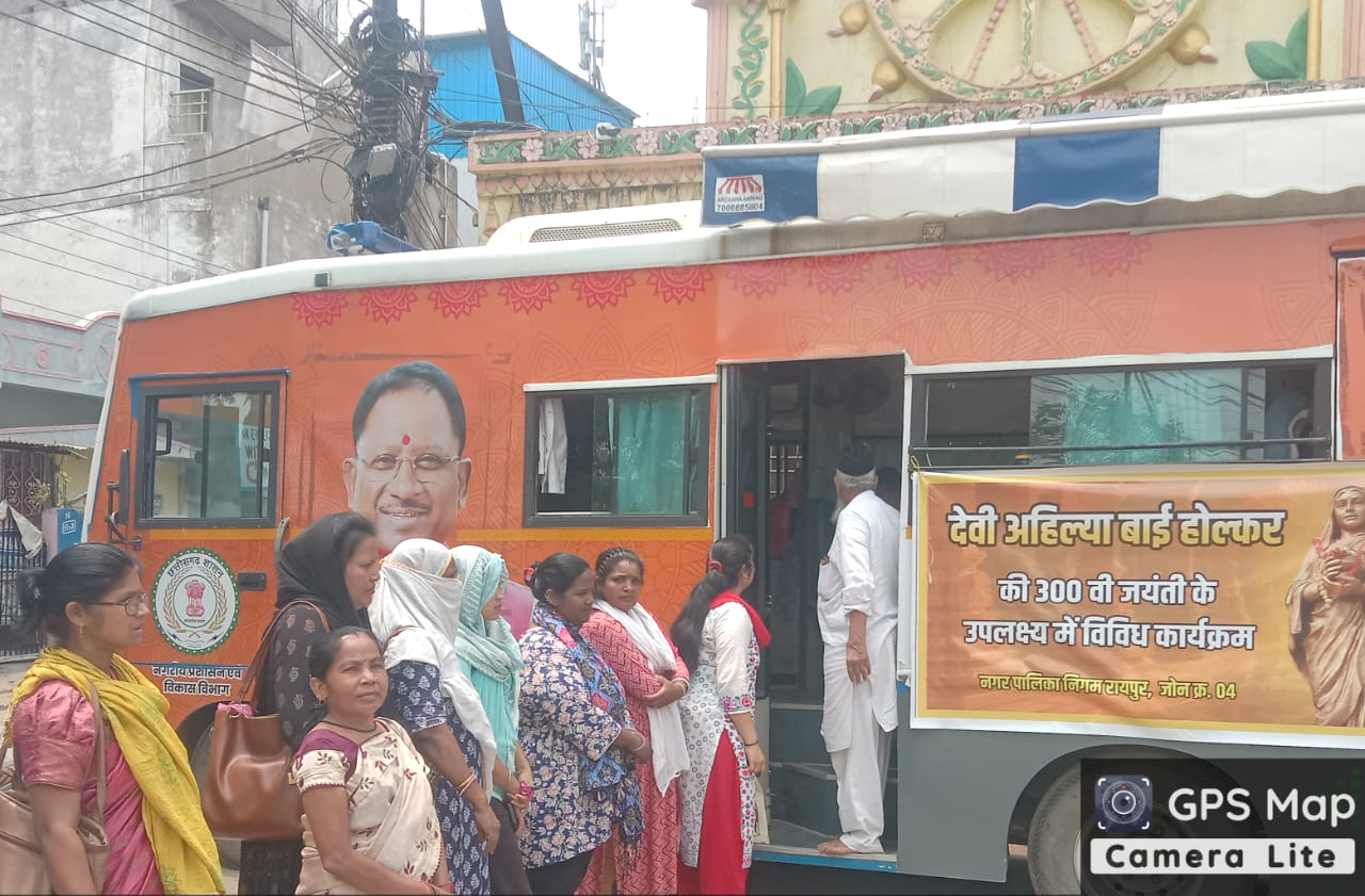 देवी अहिल्या बाई होल्कर की 300वीं जयंती पर उनकी जीवनी की दी गई जानकारी देवी अहिल्या बाई होल्कर की 300वीं जयंती पर उनकी जीवनी की दी गई जानकारी