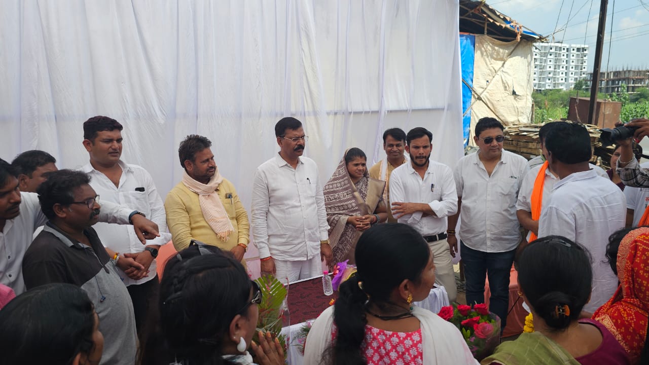 विधायक मोतीलाल साहू ने जोन अध्यक्ष, एमआईसी सदस्य, पार्षद सहित निगम जोन 9 के तीन वार्डों में विकास कार्यों का भूमिपूजन कर दी सौगात विधायक मोतीलाल साहू ने जोन अध्यक्ष, एमआईसी सदस्य, पार्षद सहित निगम जोन 9 के तीन वार्डों में विकास कार्यों का भूमिपूजन कर दी सौगात