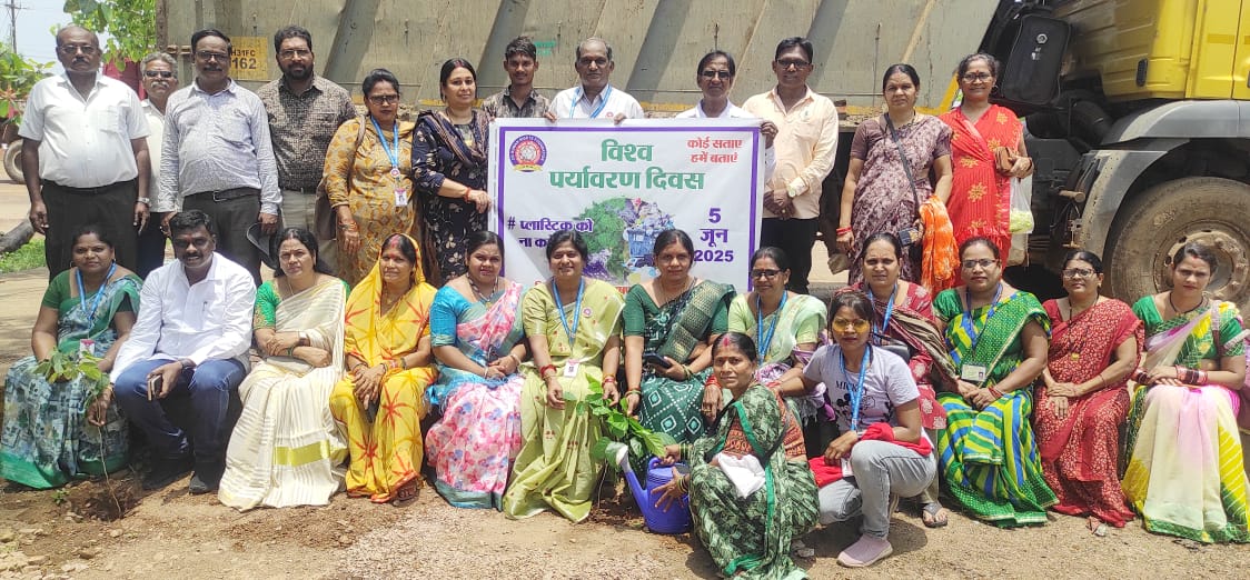 पर्यावरण दिवस पर वाहन शाखा विभाग व माताधाम मंदिर परिसर में वृक्षारोपण पर्यावरण दिवस पर वाहन शाखा विभाग व माताधाम मंदिर परिसर में वृक्षारोपण